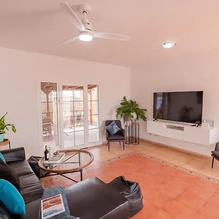 Casa Amaya - Spacious House With Pool, Large Garden, Bbq, 2 Terraces, And Ideal Location Tatil Evi