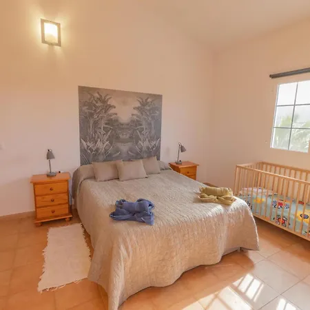 Casa Amaya - Spacious House With Pool, Large Garden, Bbq, 2 Terraces, And Ideal Location