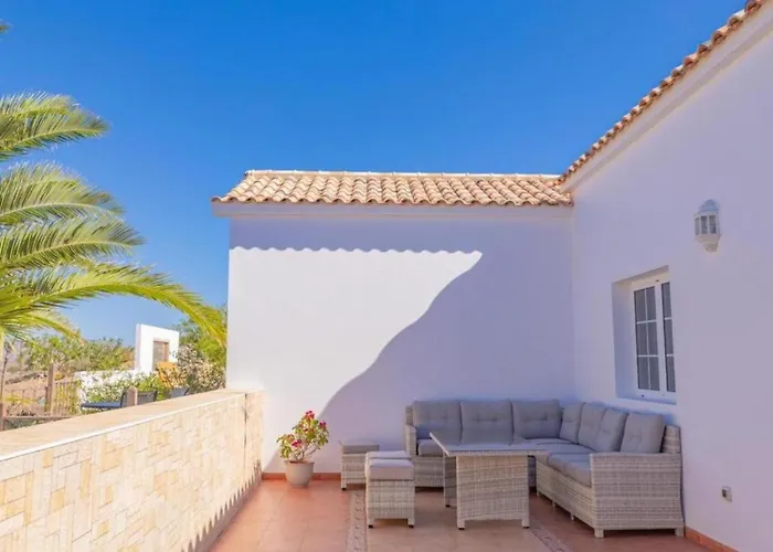 Casa Amaya - Spacious House With Pool, Large Garden, Bbq, 2 Terraces, And Ideal Location