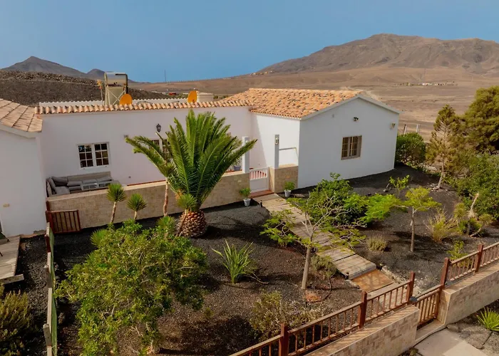 Casa Amaya - Spacious House With Pool, Large Garden, Bbq, 2 Terraces, And Ideal Location Casa vacanze *