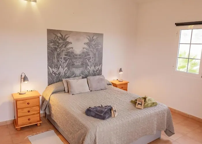 Casa Amaya - Spacious House With Pool, Large Garden, Bbq, 2 Terraces, And Ideal Location Casa vacanze