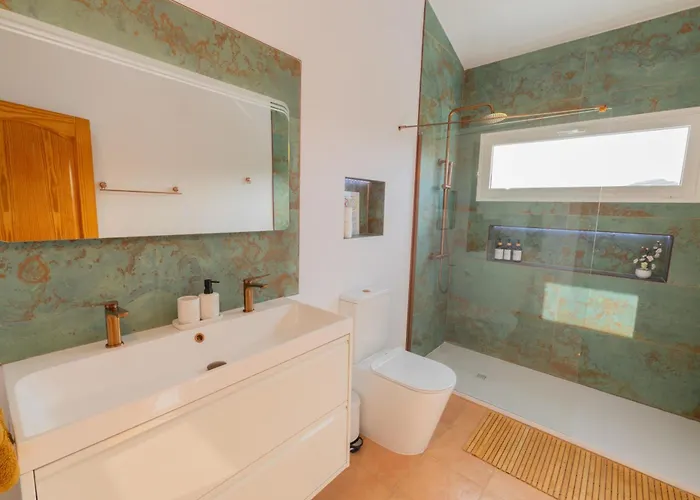 Casa Amaya - Spacious House With Pool, Large Garden, Bbq, 2 Terraces, And Ideal Location El Charco (Las Palmas)