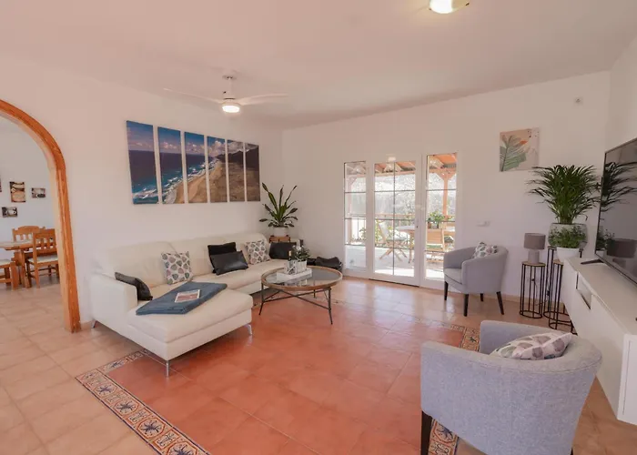 Casa Amaya - Spacious House With Pool, Large Garden, Bbq, 2 Terraces, And Ideal Location * El Charco (Las Palmas)