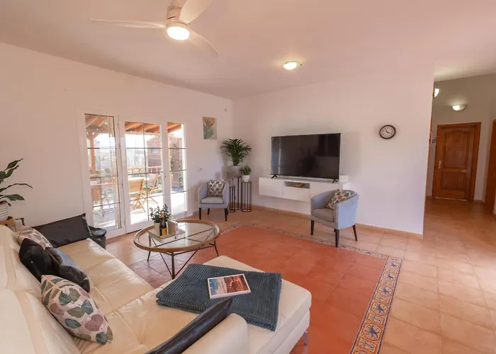 Casa Amaya - Spacious House With Pool, Large Garden, Bbq, 2 Terraces, And Ideal Location El Charco (Las Palmas)